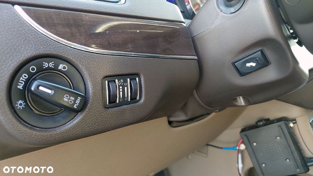 Lancia Voyager 3.6 Platinum - 9