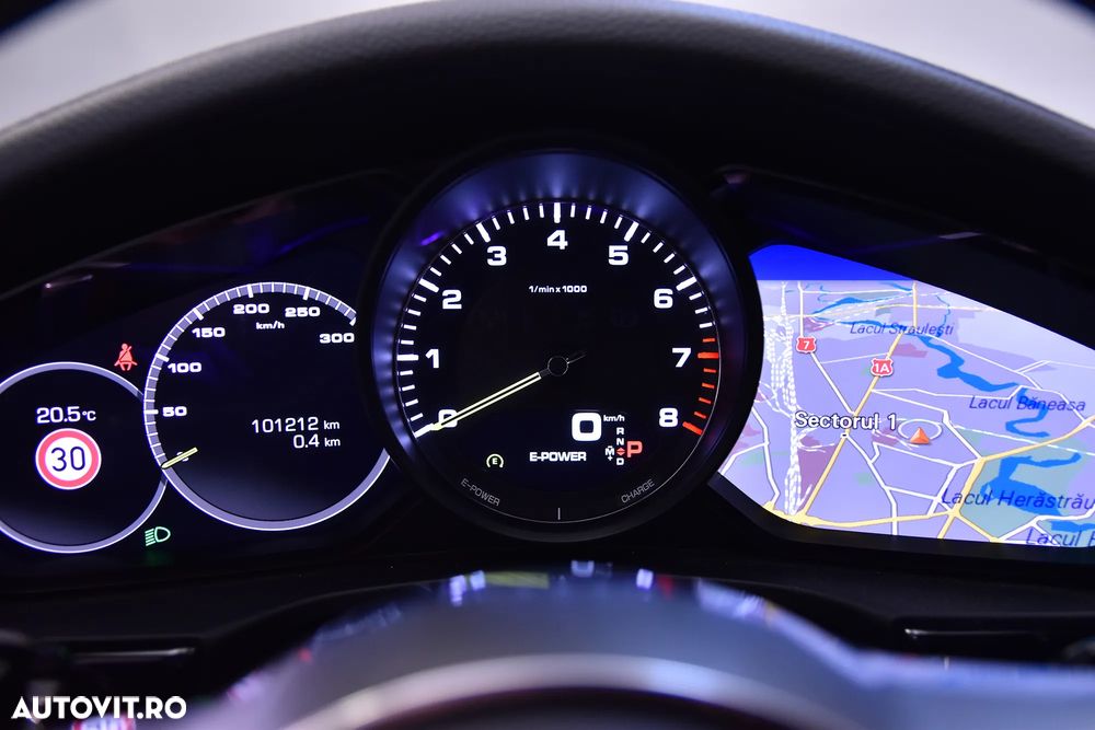 Porsche Panamera 4 E-Hybrid - 10