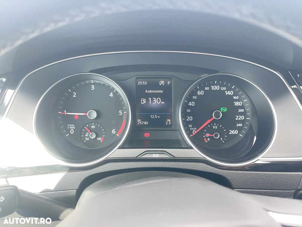 Volkswagen Passat 2.0 TDI DSG Comfortline - 10