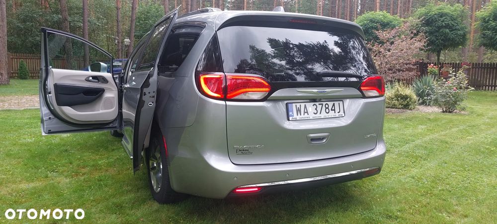 Chrysler Pacifica - 40