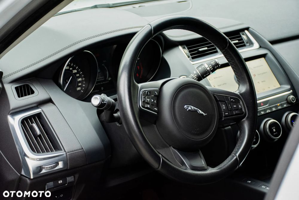 Jaguar E-Pace P250 AWD R-Dynamic S - 18