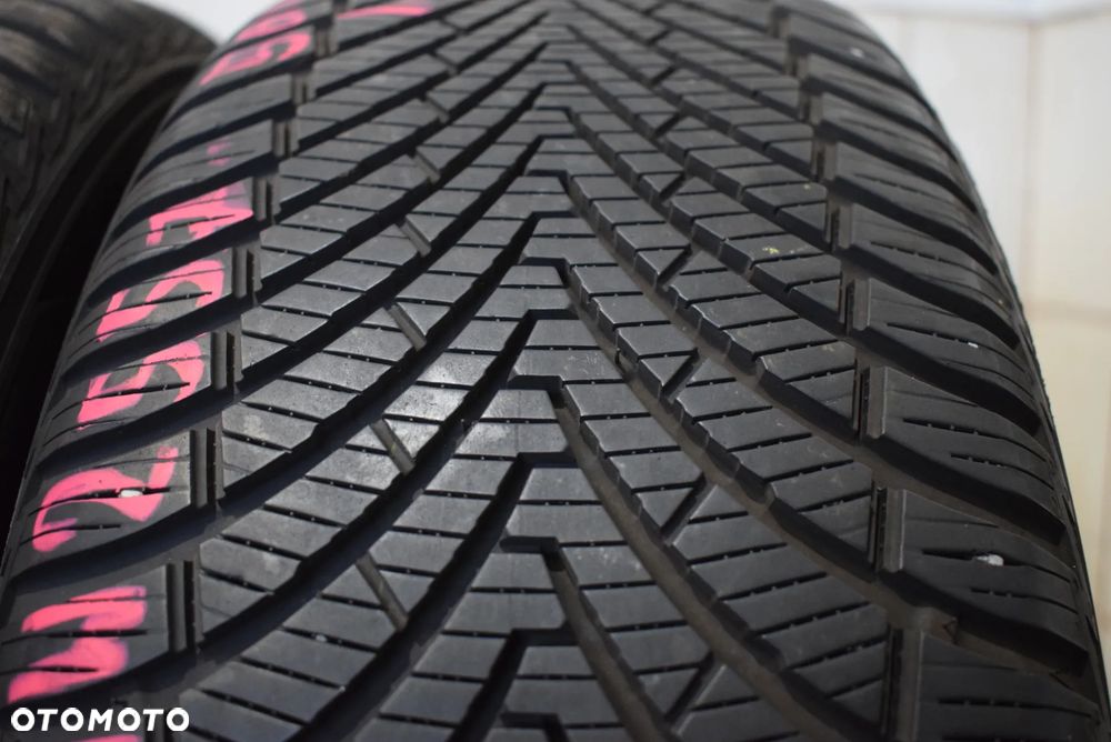 R18 215/50 Kumho Solus 4S HA32 - 3