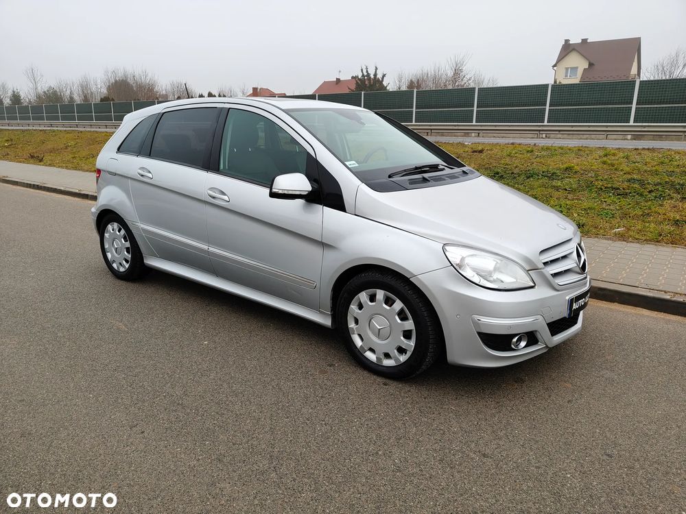 Mercedes-Benz Klasa B 180 CDI Special Edition - 24