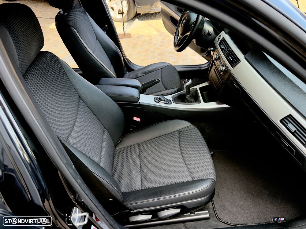 BMW 320 d Navigation Sport - 56