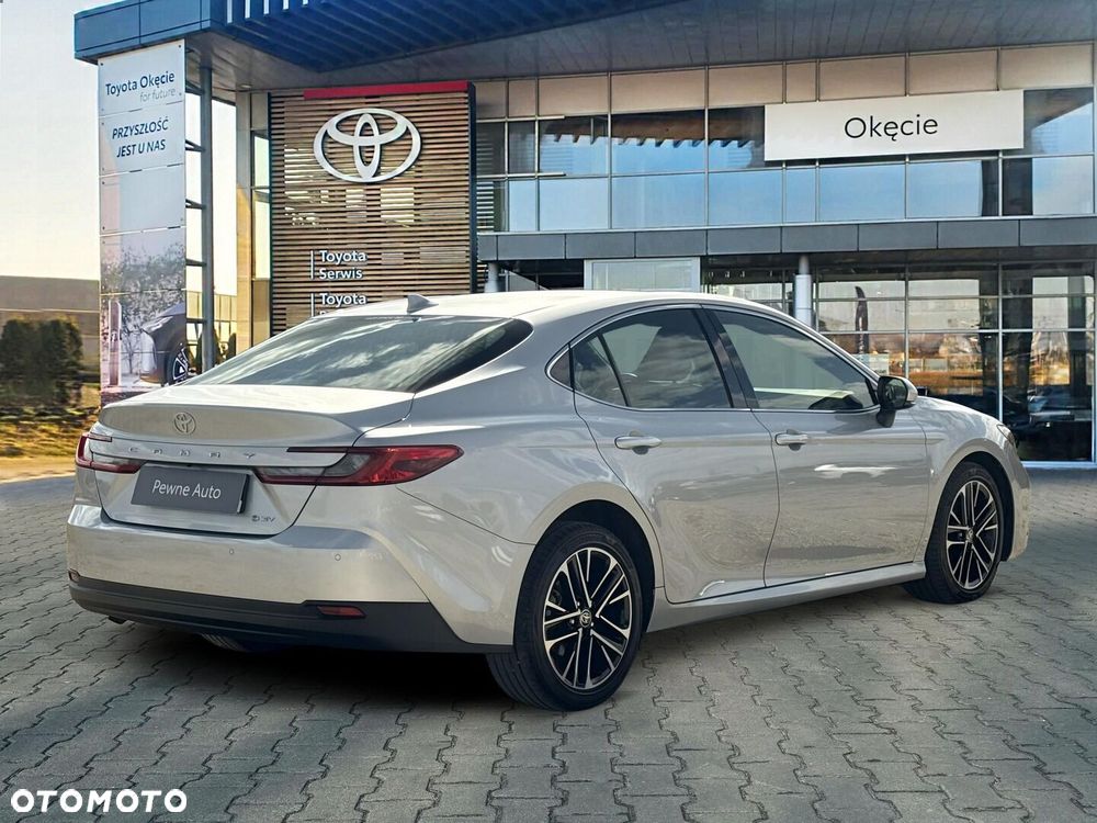 Toyota Camry - 6