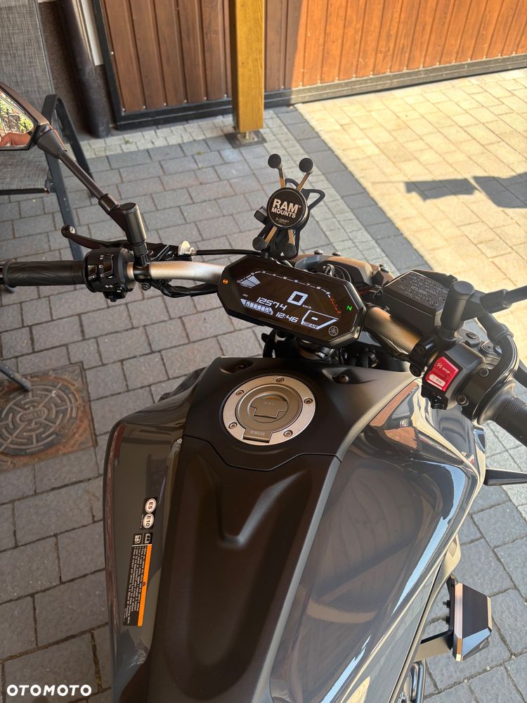 Yamaha MT - 12