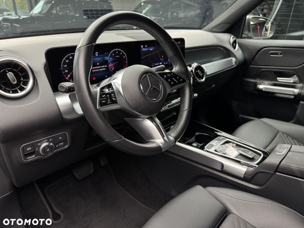Mercedes-Benz GLB 2023