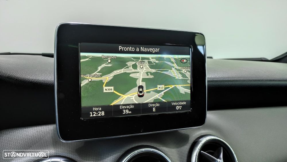 Mercedes-Benz CLA 200 d Shooting Brake AMG Line - 29