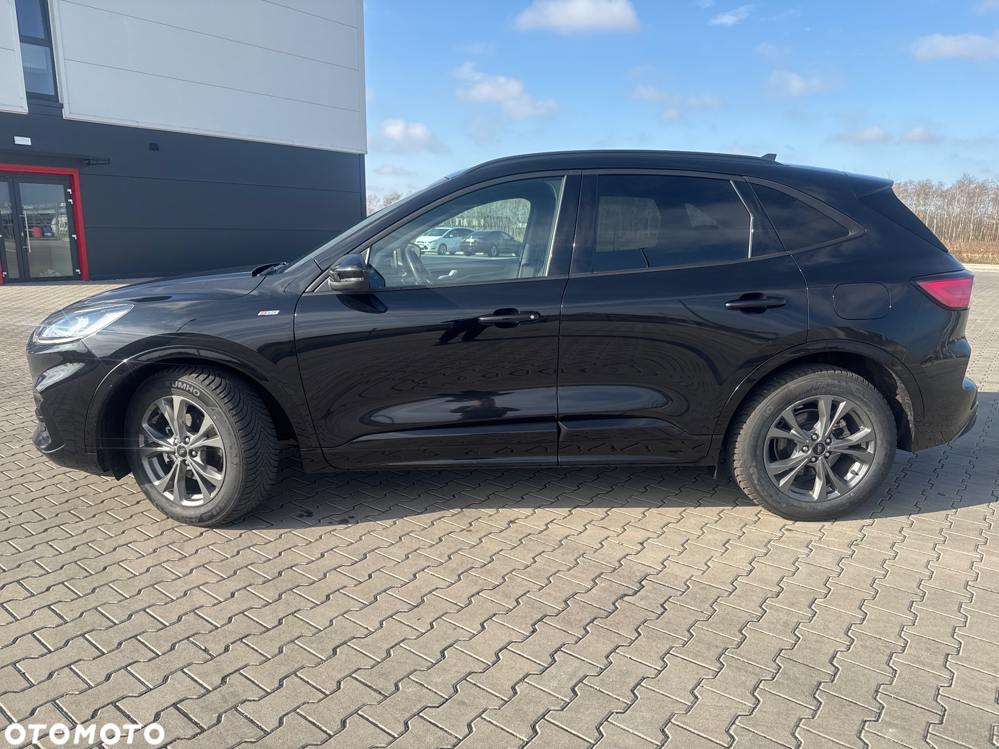 Ford Kuga 2.5 FHEV AWD ST-Line X - 2