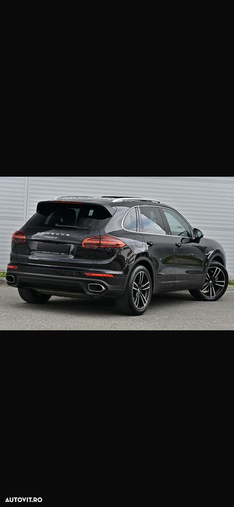 Porsche Cayenne 3.0 L - 8