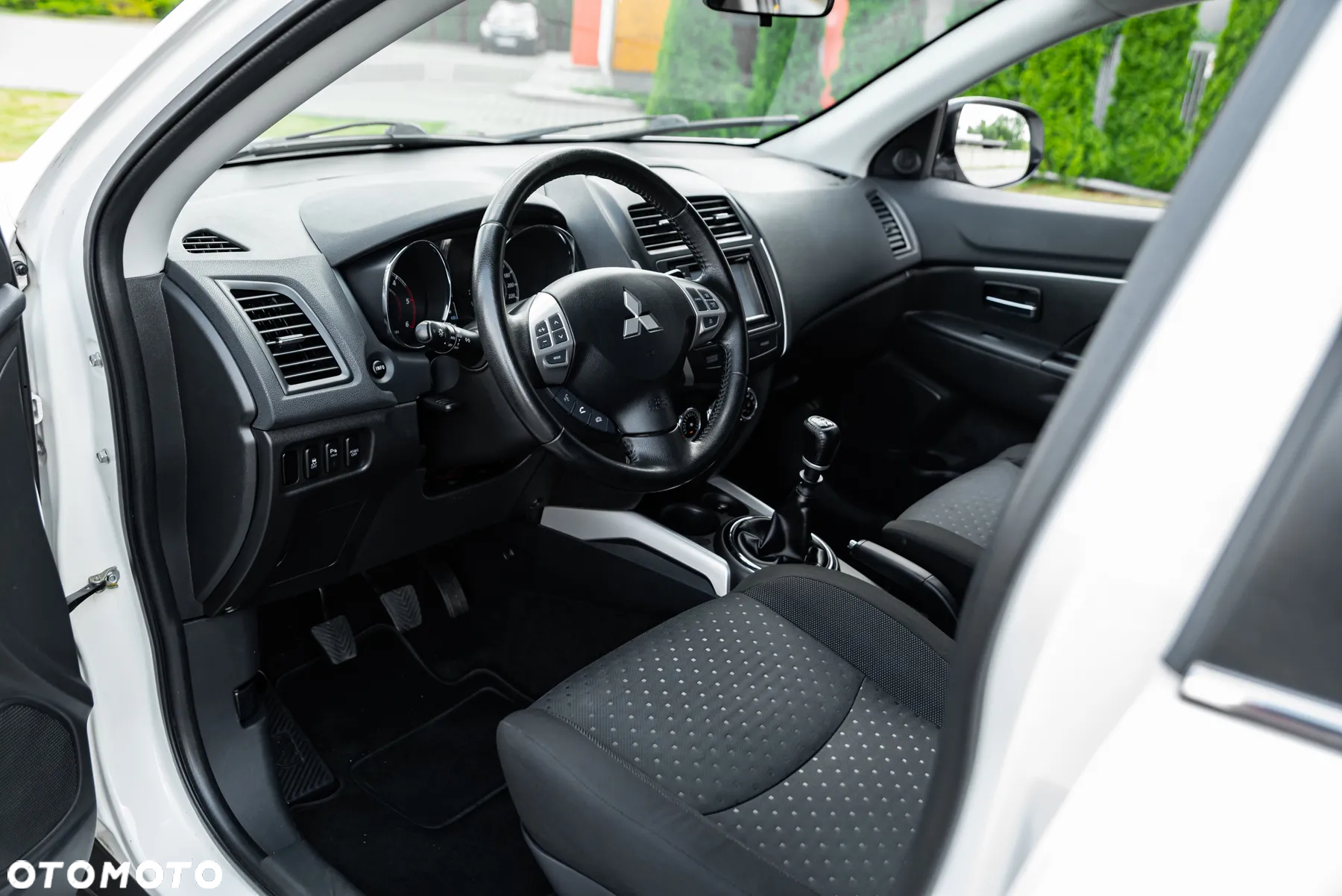Mitsubishi ASX 1.8 DID Instyle 4WD AS&G - 16