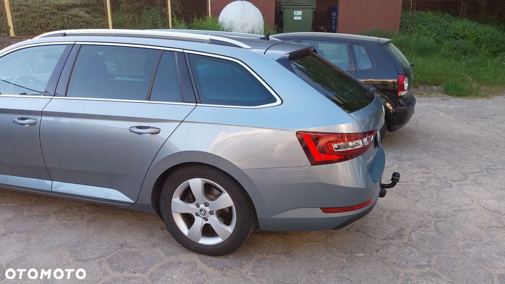 Skoda Superb 2.0 TDI SCR Style DSG - 5