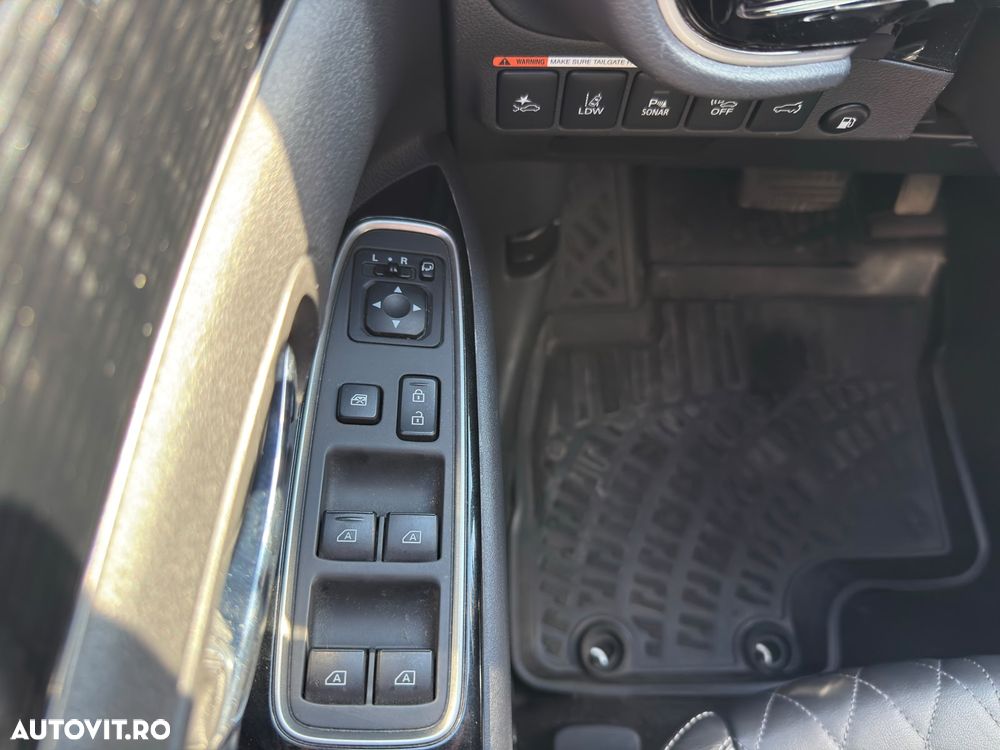 Mitsubishi Outlander PHEV 2.4 L 4X4 Instyle+ - 18