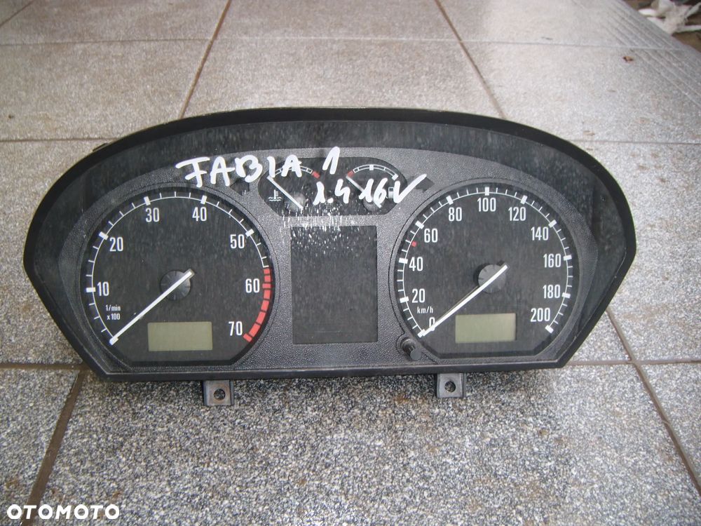 skoda fabia 1 1.4 16v licznik- zegar 6y0920880l - 1