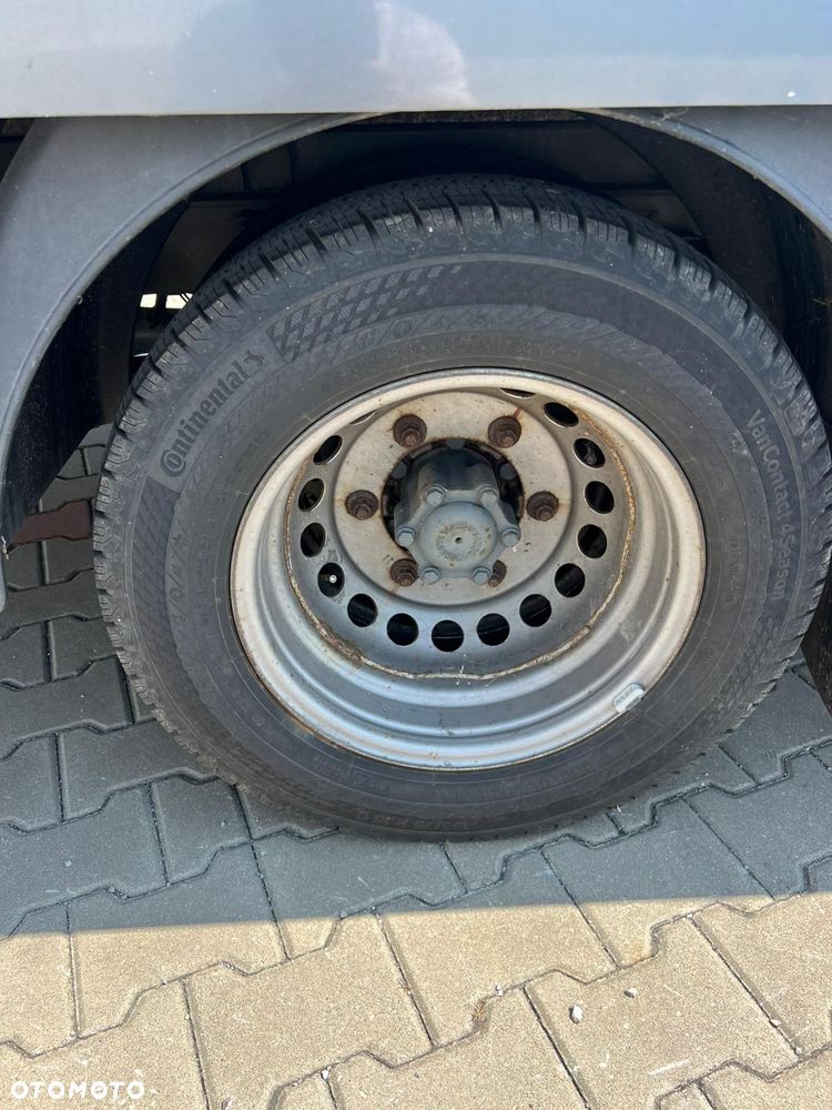 Mercedes-Benz Sprinter - 12