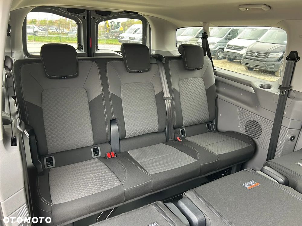 Volkswagen Caravelle - 18