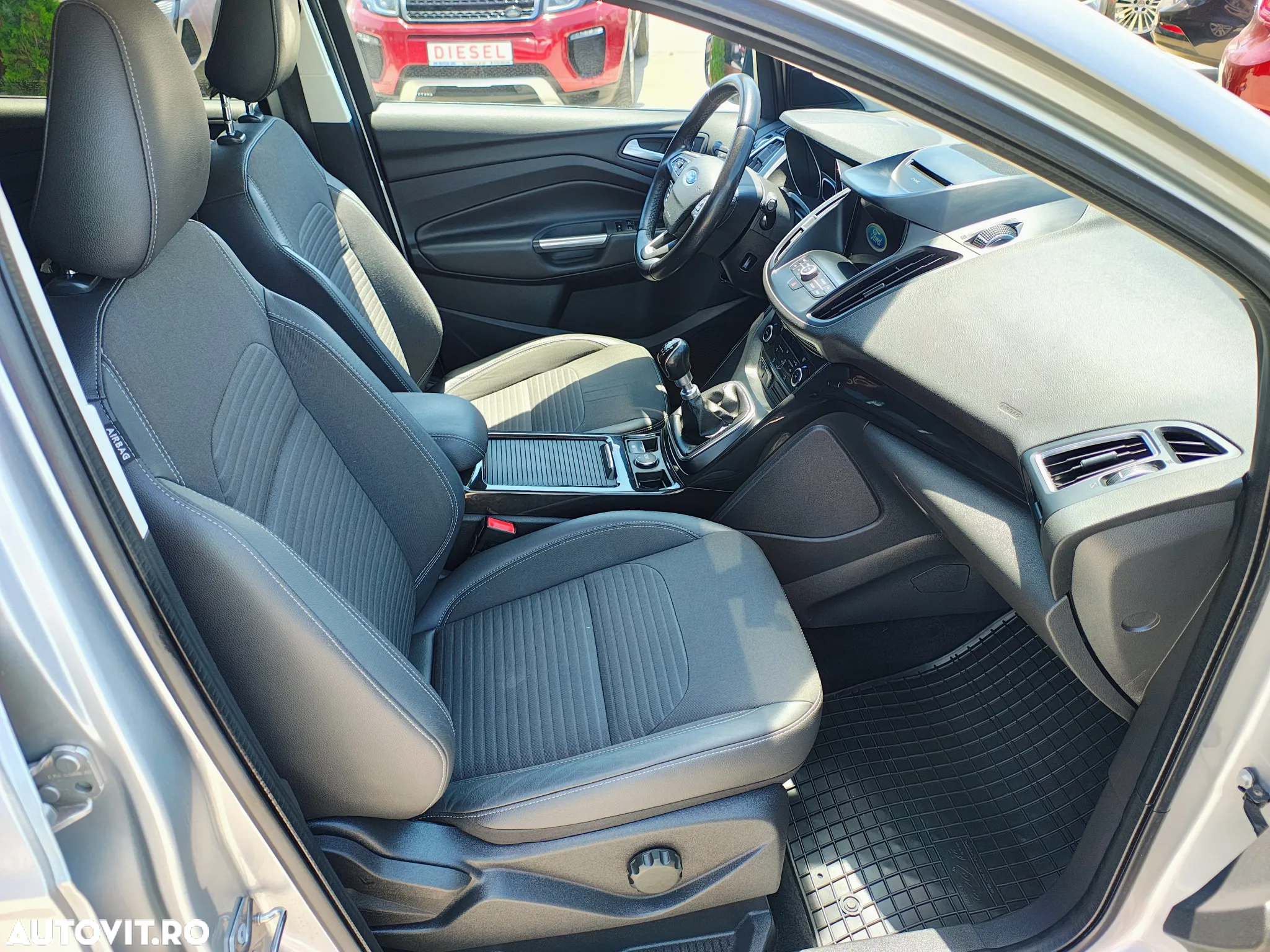 Ford Kuga 2.0 TDCi 2x4 Titanium - 17