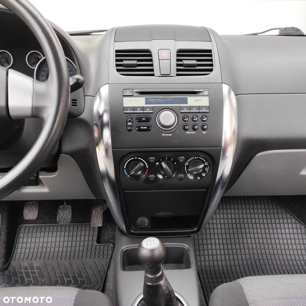 Suzuki SX4 1.6 Comfort - 28