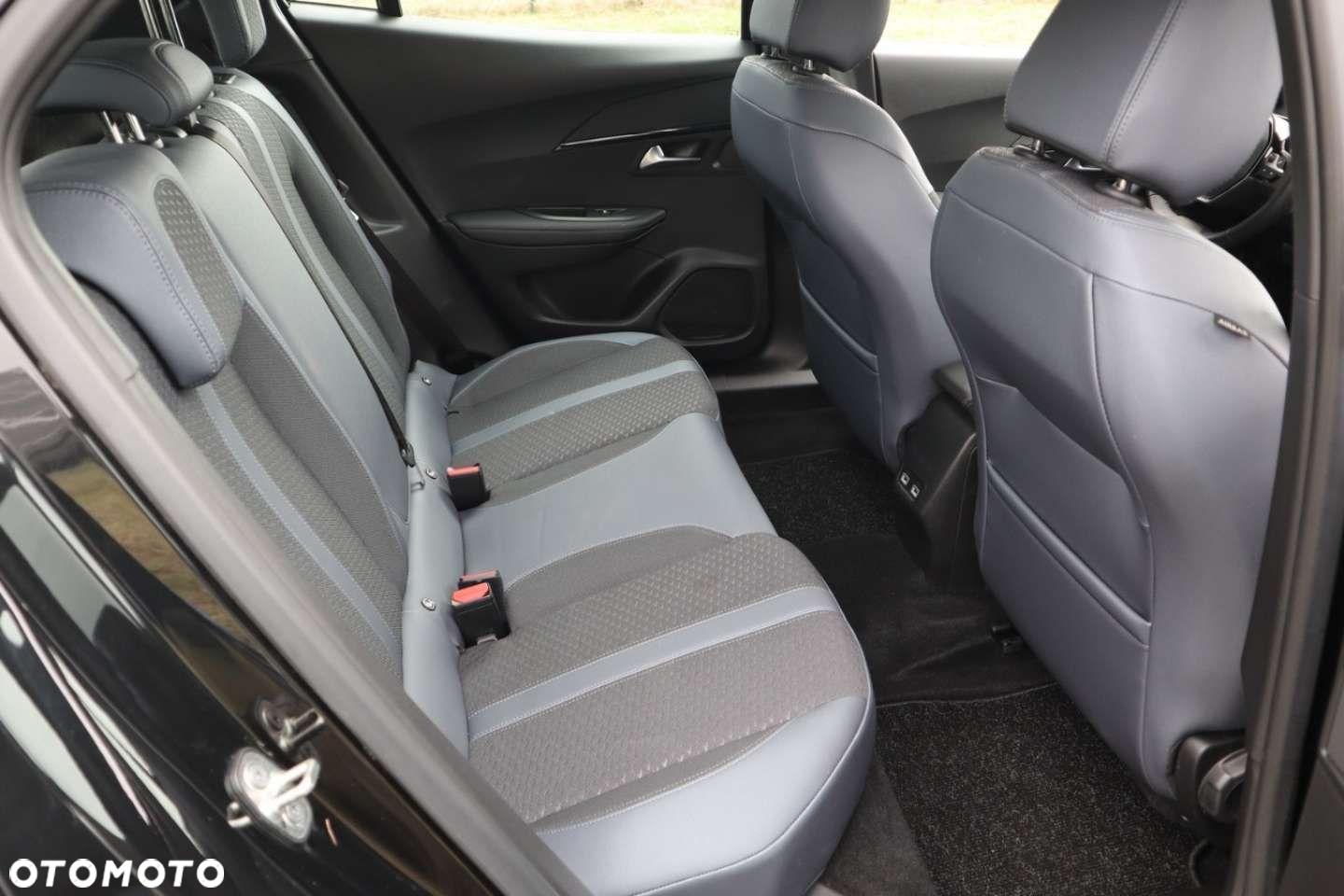 Peugeot 2008 Elektro Allure - 35