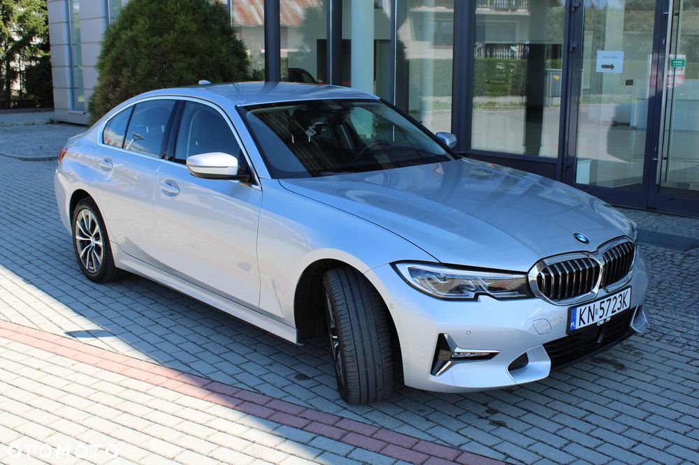 BMW Seria 3 330i Sport Line - 4