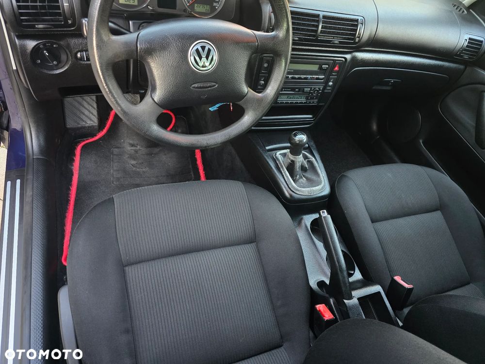 Volkswagen Passat 1.6 Exclusive - 22