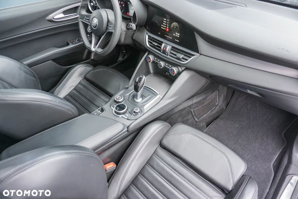 Alfa Romeo Giulia 2.0 Turbo Veloce Q4 - 33