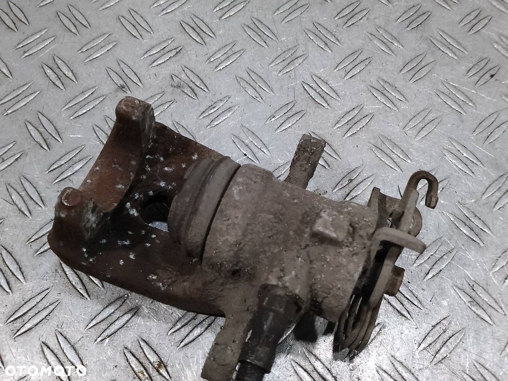 ZACISK HAMULCOWY PRAWY TYŁ ALFA ROMEO GT 2.0 16V - 2