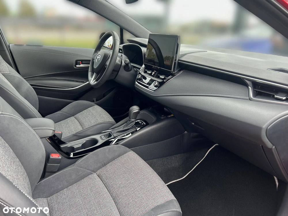 Toyota Corolla 1.8 Hybrid Style - 17
