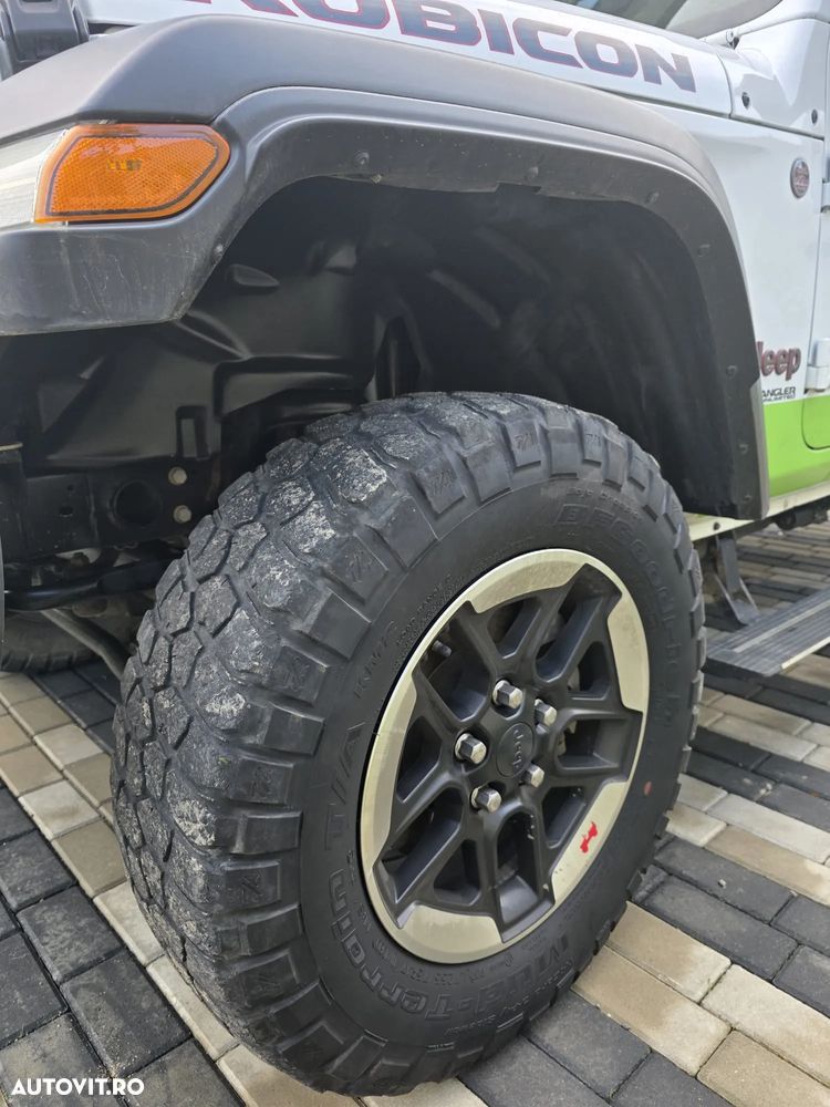 Jeep Wrangler - 12