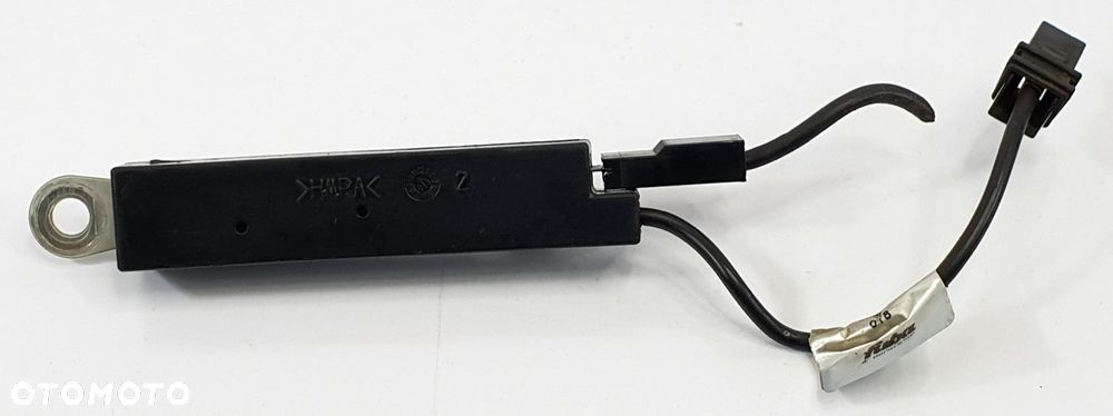 WZMACNIACZ ANTENY MERCEDES GLK X204 A2048702589 - 1