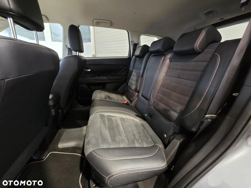 Mitsubishi Outlander PHEV Instyle NAVI - 13