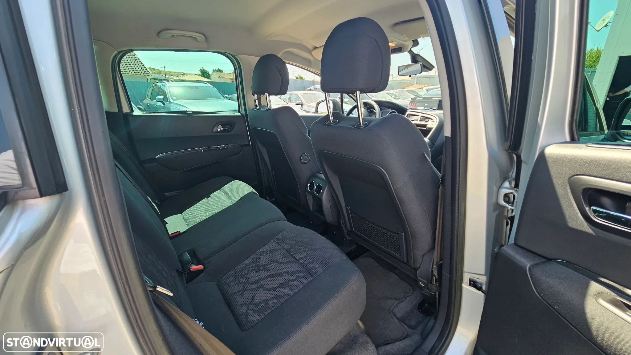 Peugeot 3008 1.6 HDi Executive CMP6 - 28
