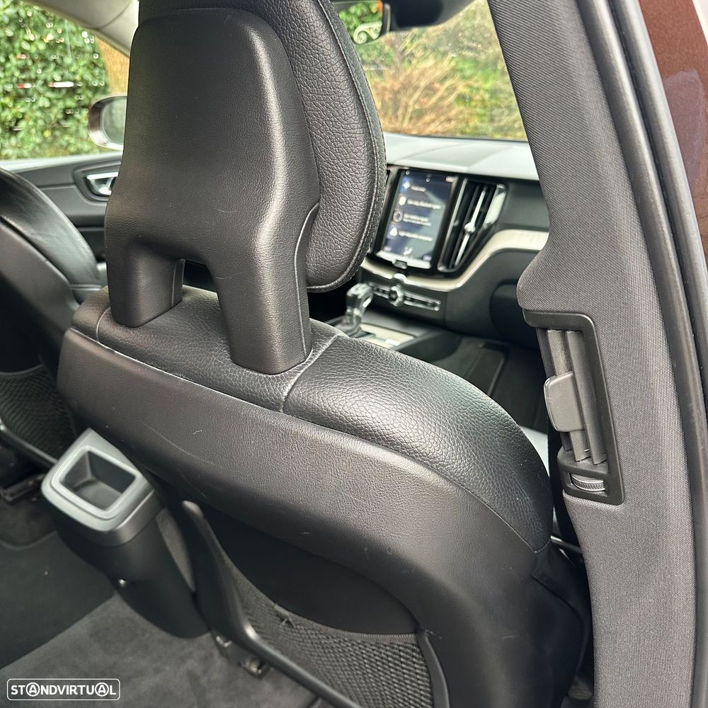 Volvo XC 60 2.0 D4 Inscription AWD Geartronic - 51