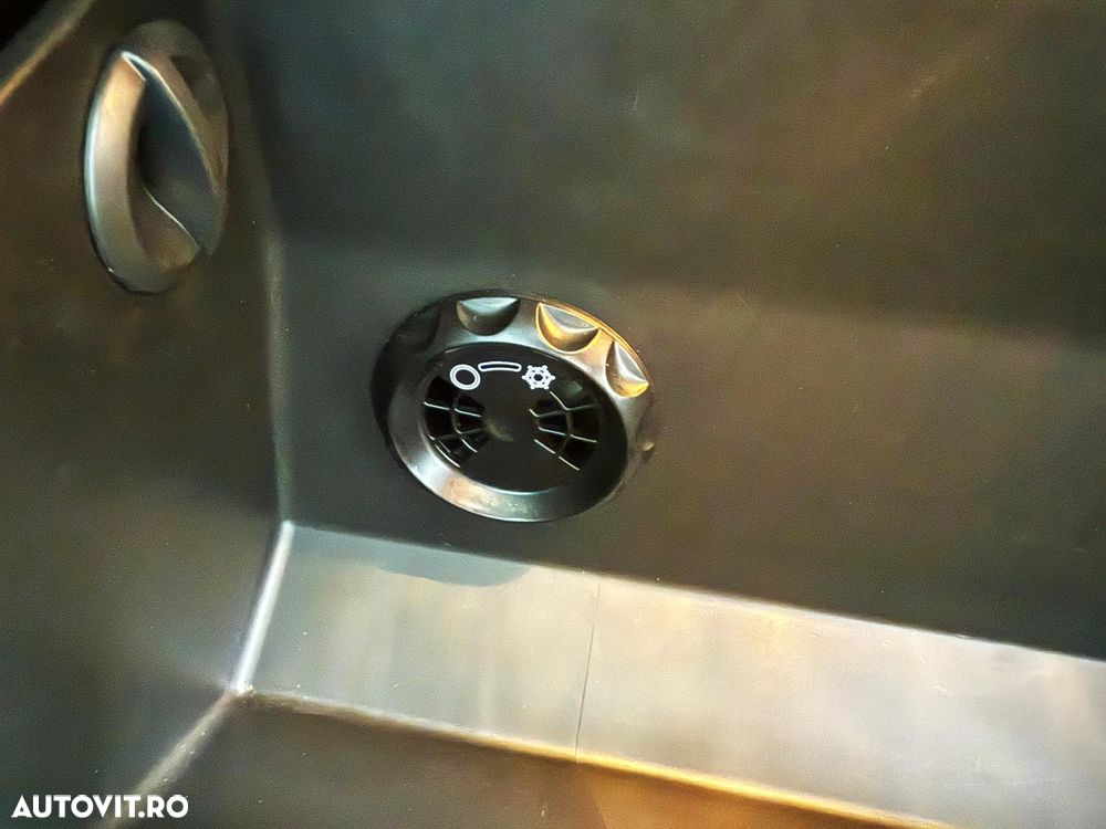 Hyundai Tucson 2.0 CRDI 4WD Automatik Style - 38