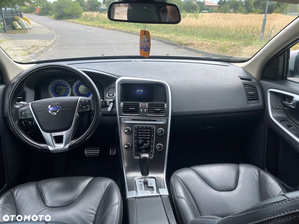 Volvo XC 60 2.4D AWD RDesign - 17