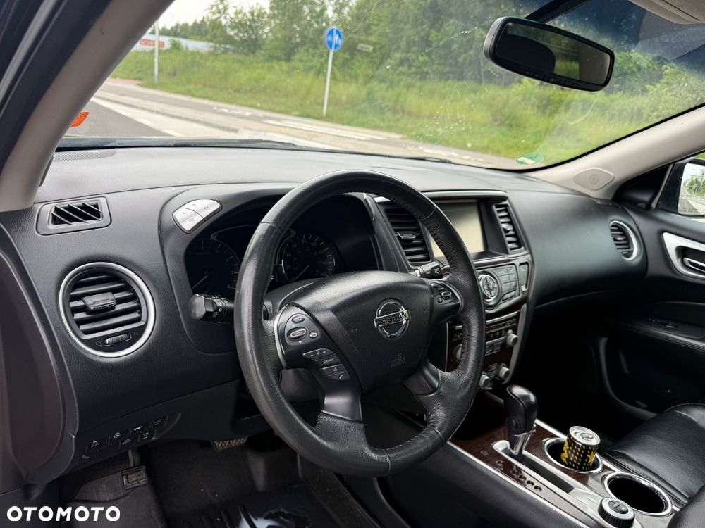 Nissan Pathfinder - 16