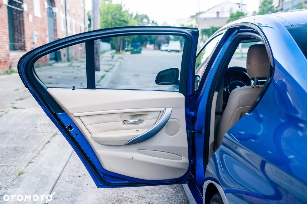 BMW Seria 3 328i - 19
