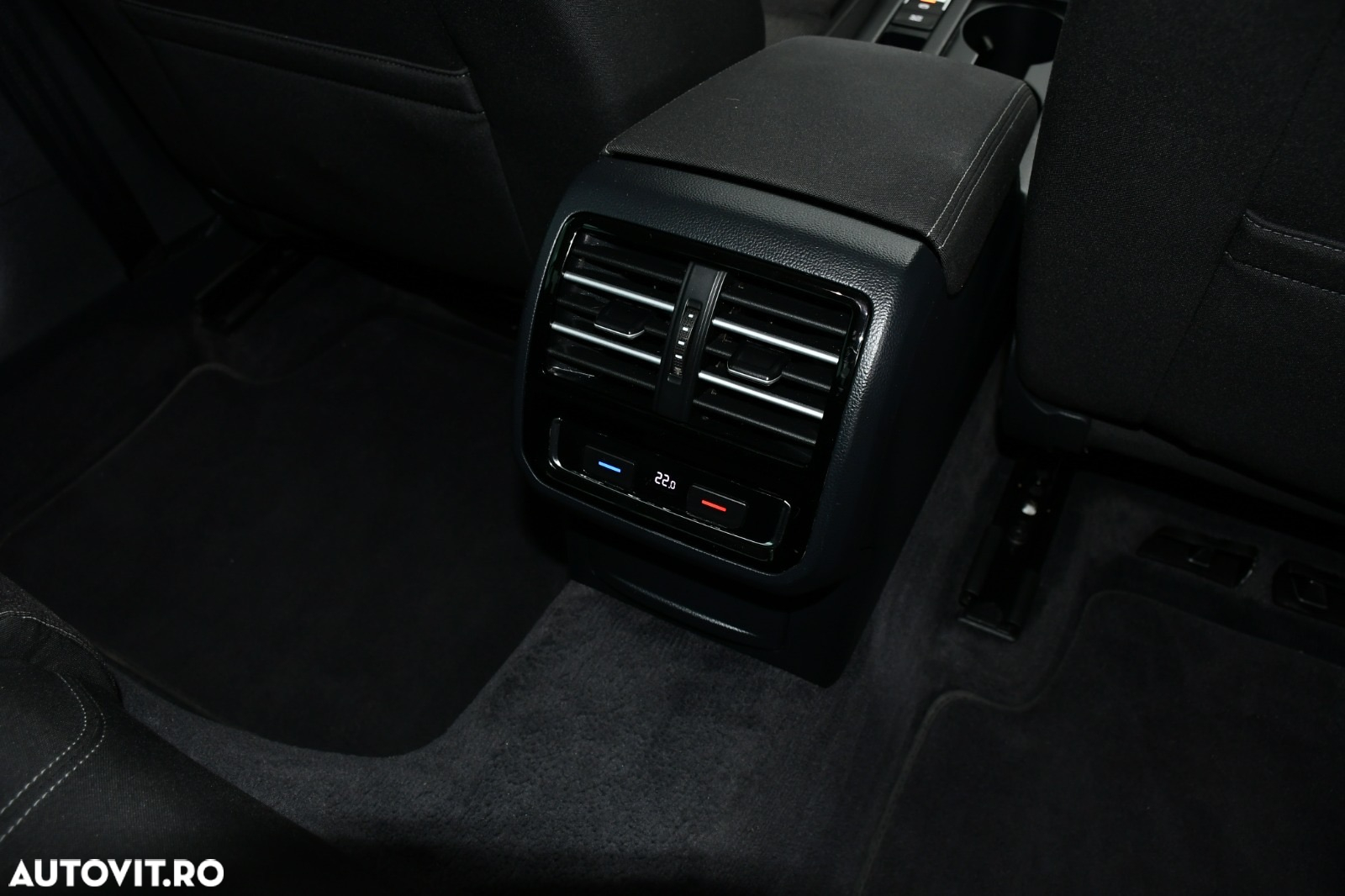 Volkswagen Passat - 31