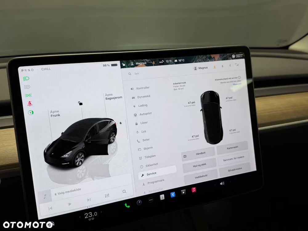 Tesla Model Y Long Range Dual Motor AWD - 12