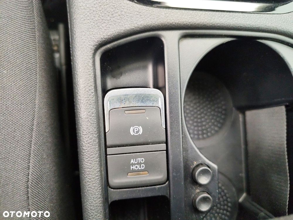 Volkswagen Touran - 27