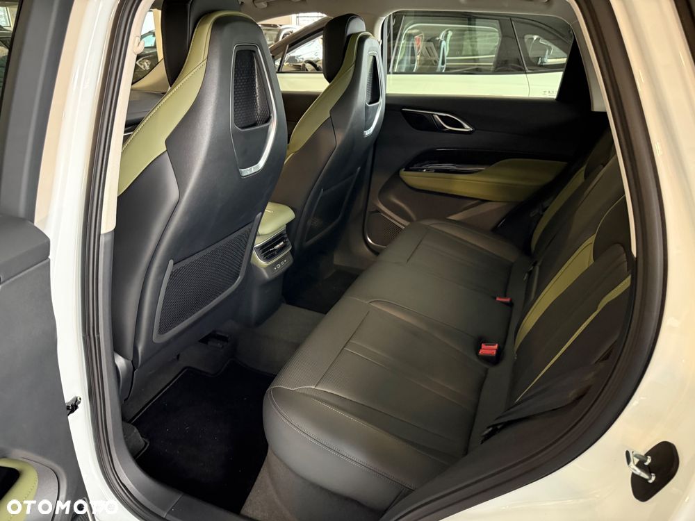 Hongqi HS3 1.5T FWD - 10