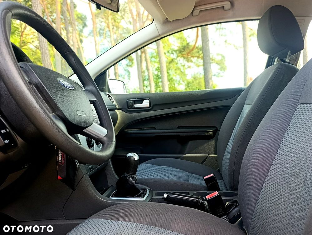 Ford Focus 1.4 16V Fun - 9