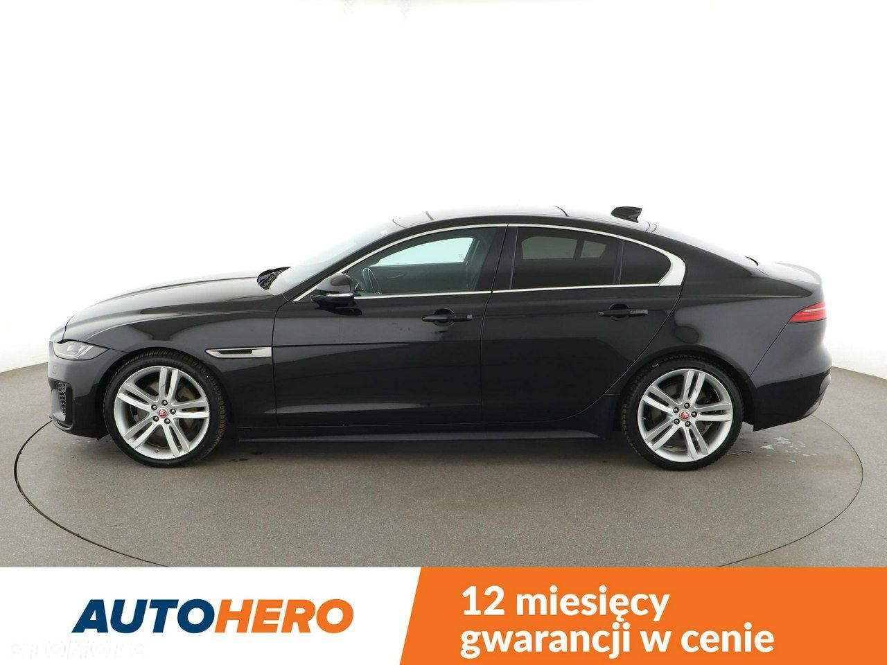 Jaguar XE 2.0 D180 AWD R-Dynamic SE - 2
