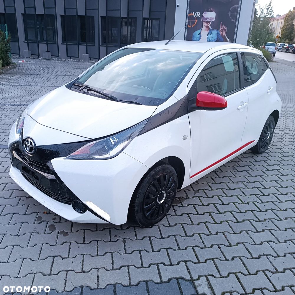Toyota Aygo x mit x-business Paket - 1