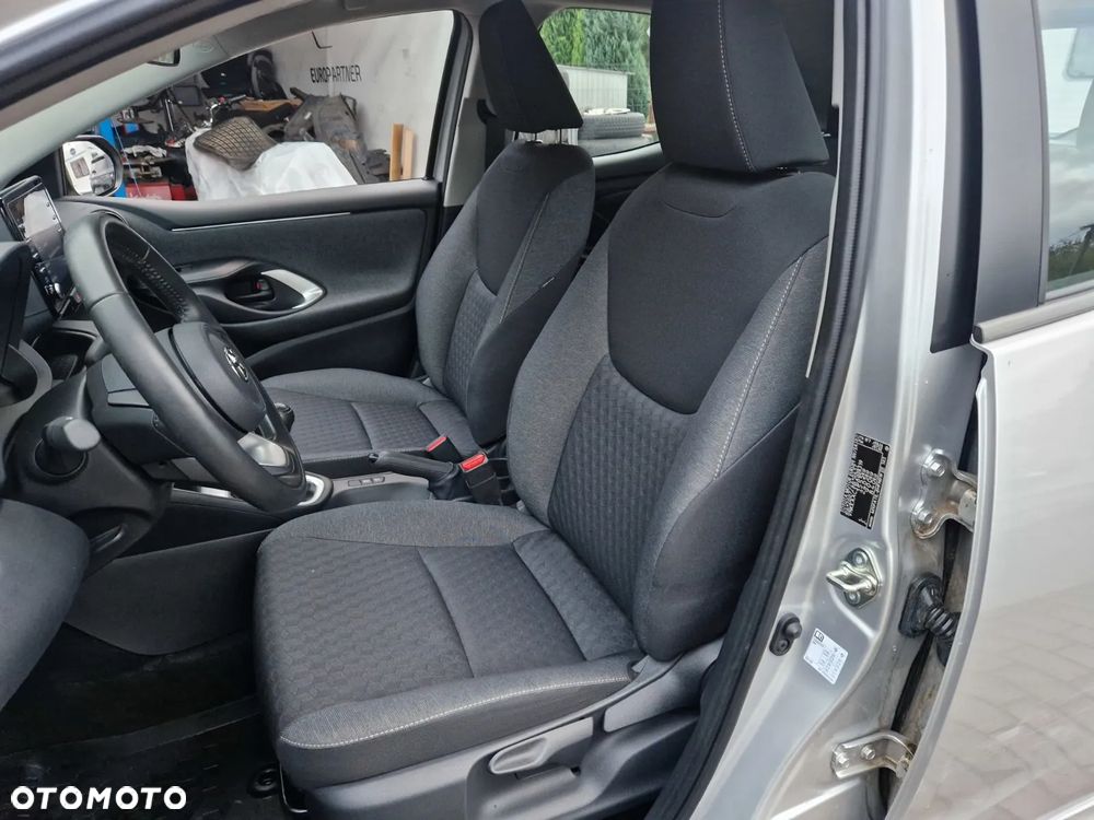 Toyota Yaris - 12