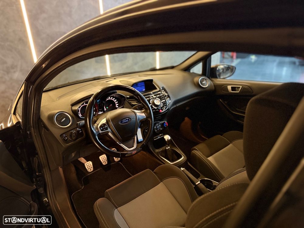 Ford Fiesta 1.6 EcoBoost ST - 7