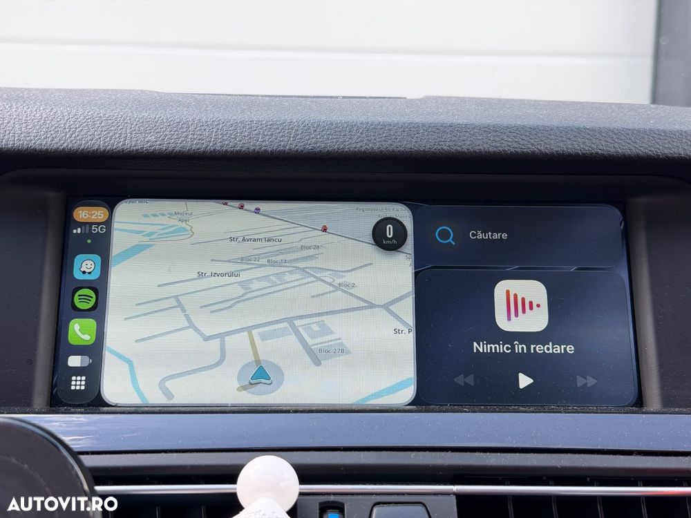 BMW Seria 5 520d Sport-Aut. - 24