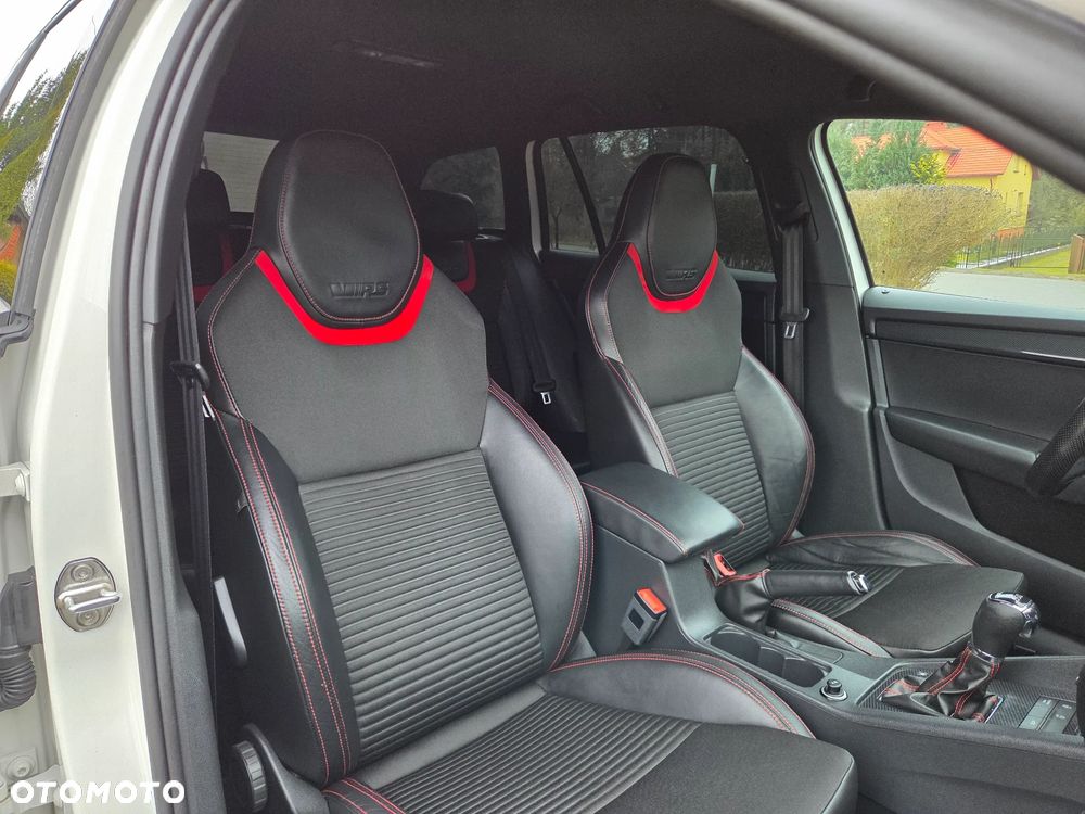 Skoda Octavia 2.0 TDI DSG RS - 17