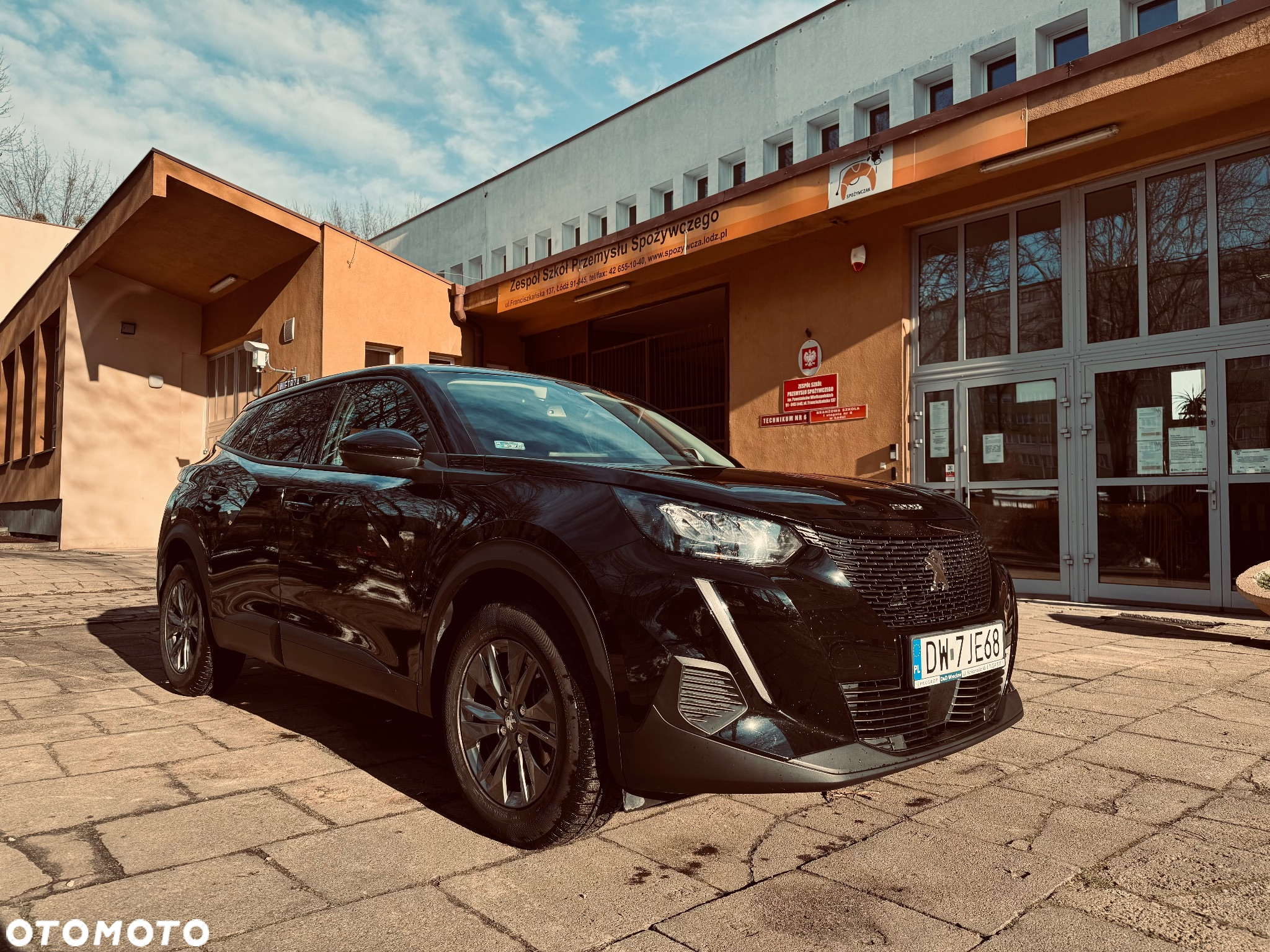 Peugeot 2008 1.2 Pure Tech GPF Signature S&S - 2