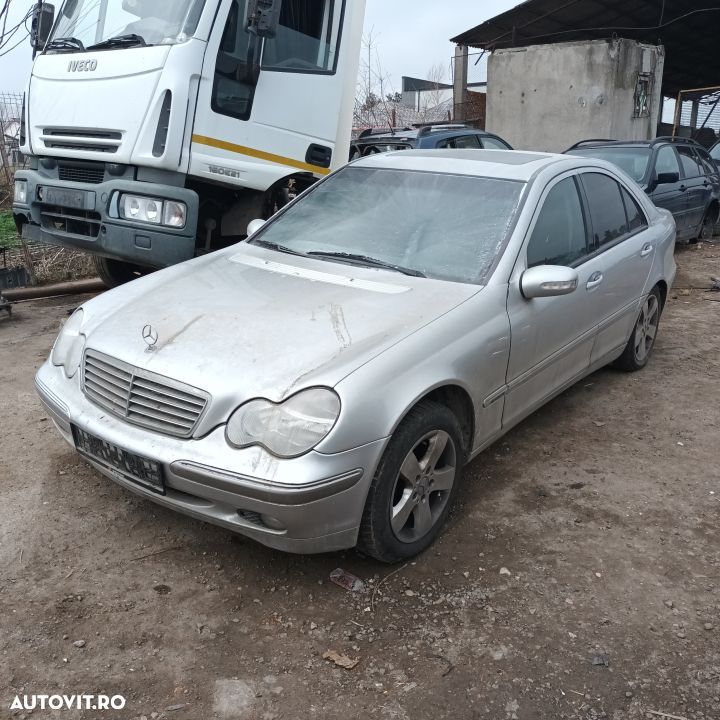 Dezmembrari  Mercedes-Benz C-CLASS (W203)  2000  > 2007 C 200 Kompres - 1